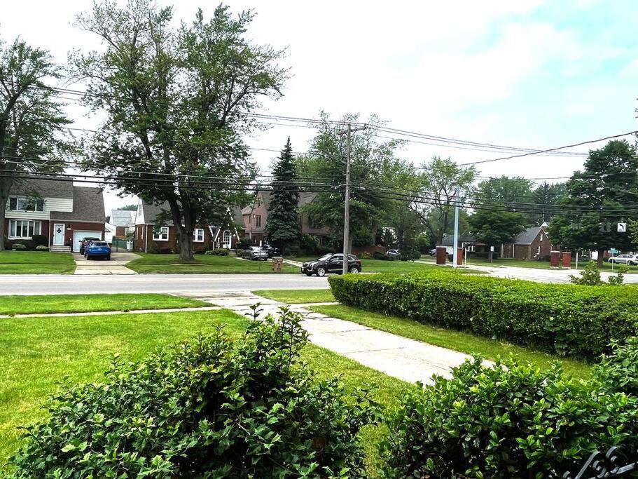 Entire Home In Buffalo - 6 Guests 3 Bedroom 1 Bath - Convenient Location - 25Min To Niagara Falls Bagian luar foto